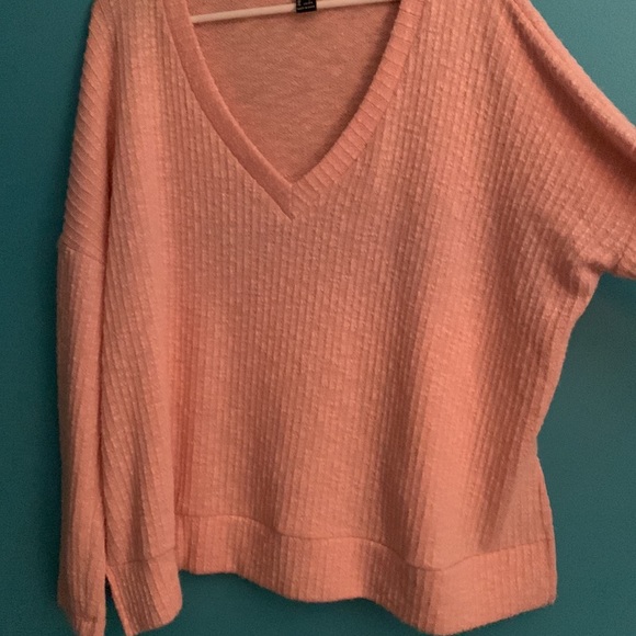 Sweater - Picture 4 of 4